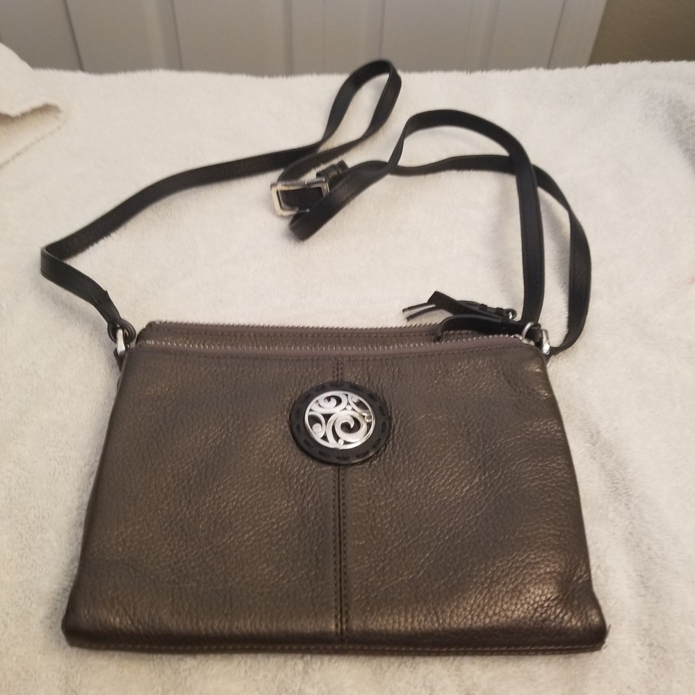 Brighton Metallic Pewter Pebbled Leather Crossbody Bag Silver Scroll Medallion